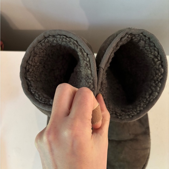 UGG Classic Sheepskin Boots in Grey - Women’s size 5 USA. 10 inches across sole - Picture 4 of 10